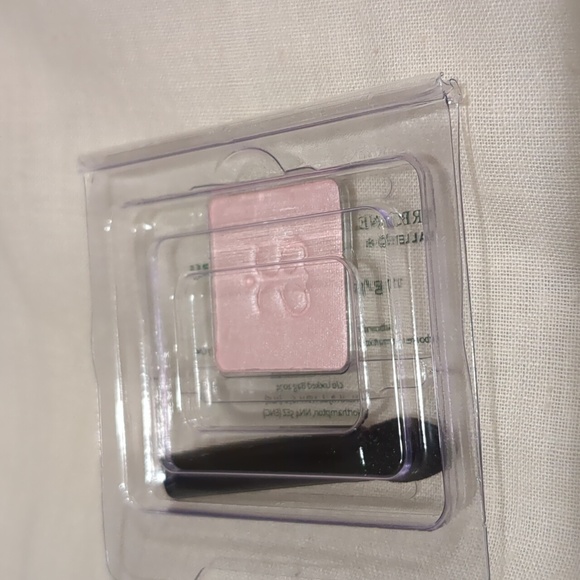 Eye shadow - Picture 3 of 3